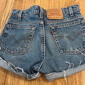 Levi cut off shorts